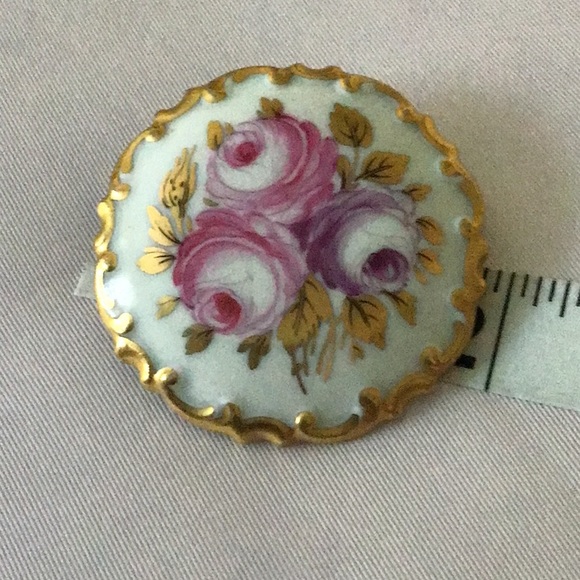 Porcelain Hand Painted Brooch - Picture 2 of 3